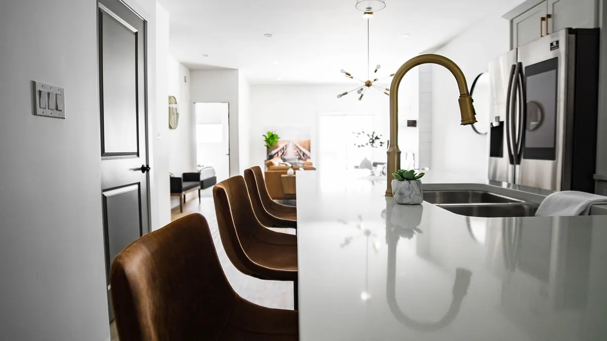 How to Create a Functional Kitchen Lighting Plan: Layers, Placement, and Dimmers